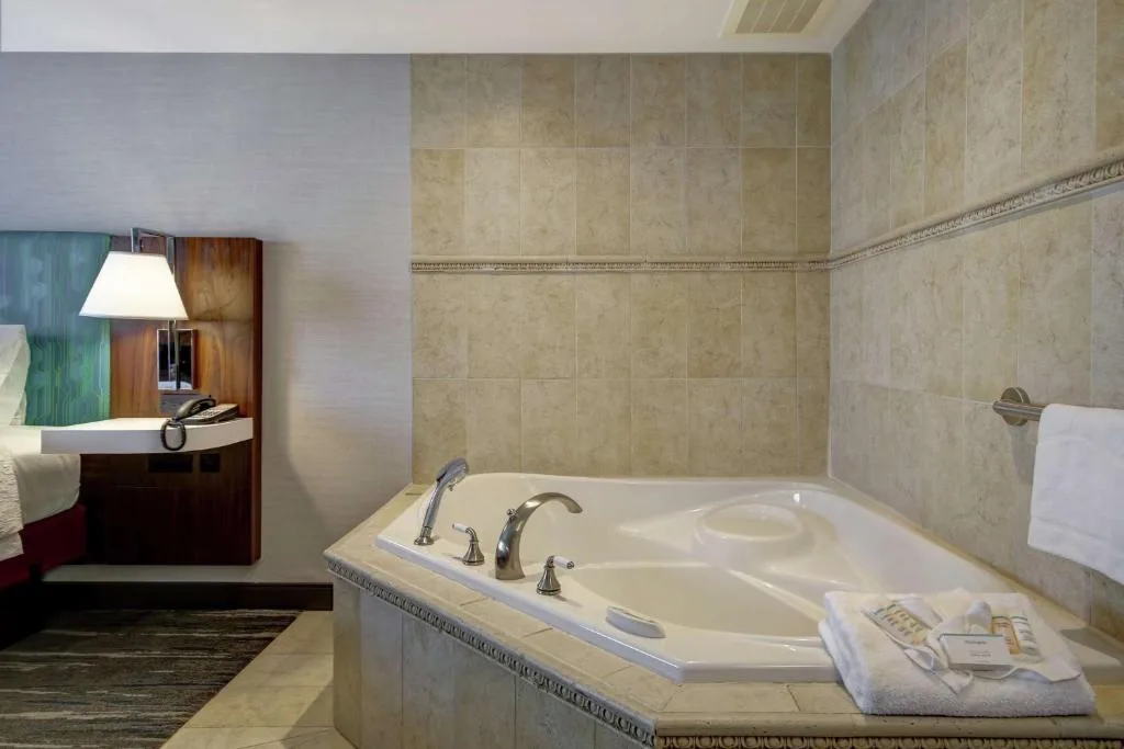 Hampton Inn & Suites Guelph — 3