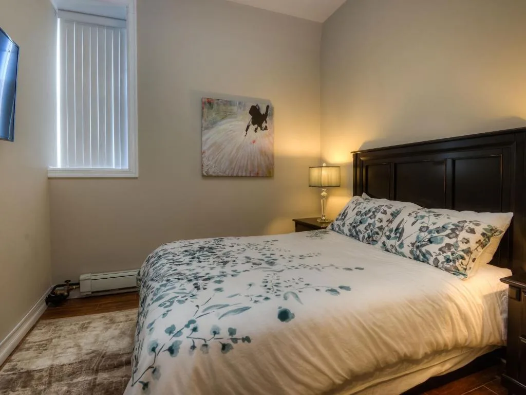Western Hotel & Executive Suites — 2