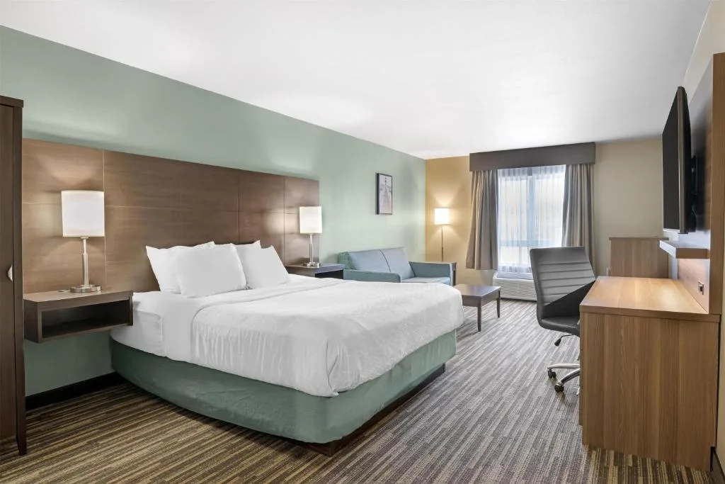 Best Western Plus Dartmouth Hotel & Suites — 2
