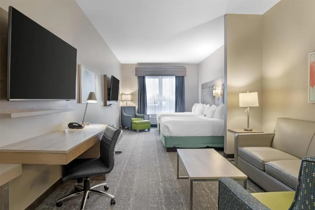 Best Western Plus Dartmouth Hotel & Suites — 4