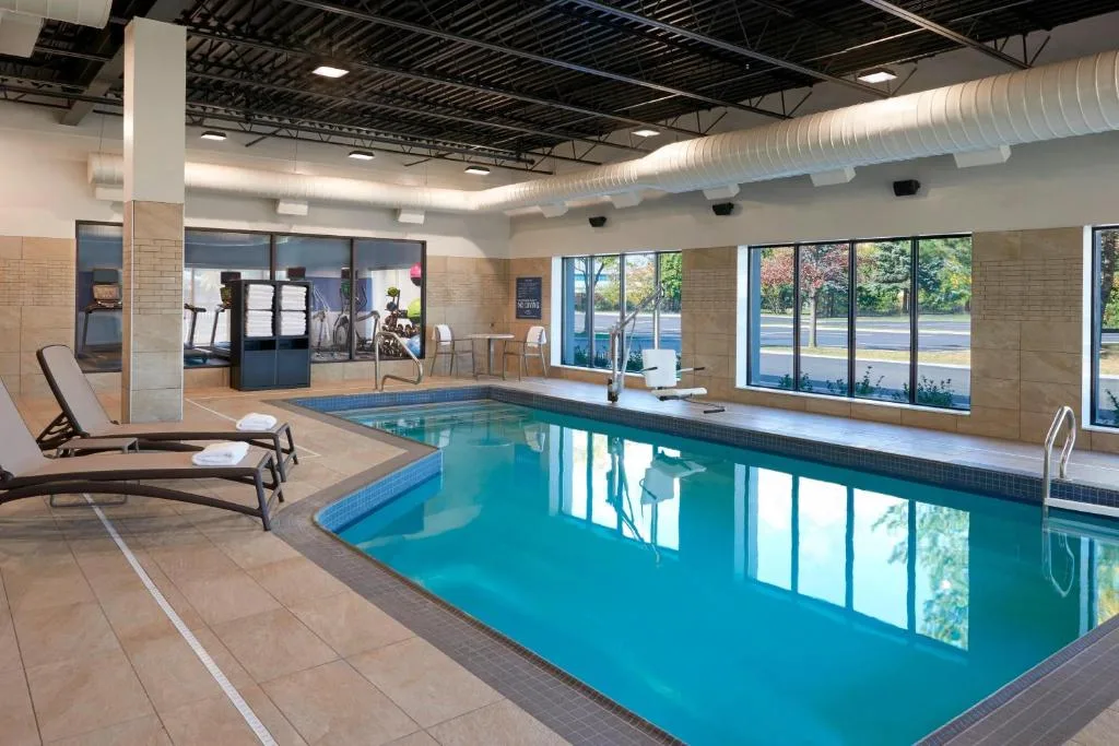 Four Points by Sheraton Hamilton - Stoney Creek — 4