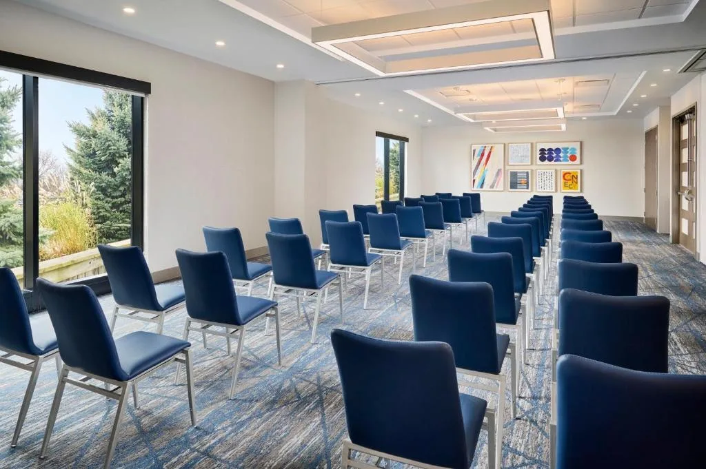 Holiday Inn Express Hamilton - Upper James by IHG — 5