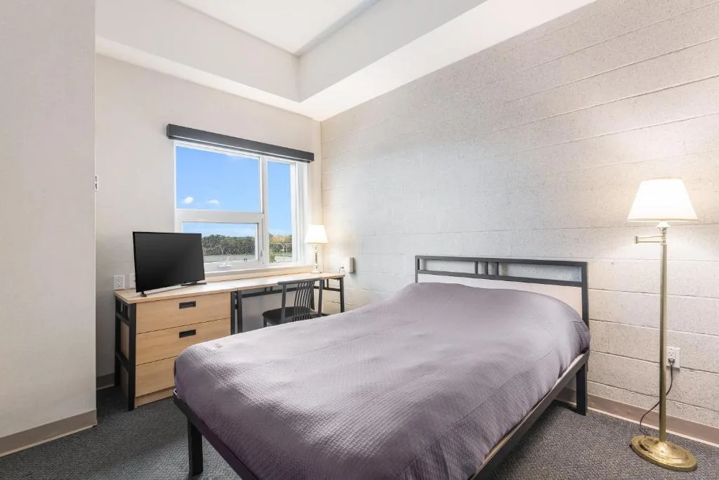 Residence & Conference Centre - Hamilton — 2