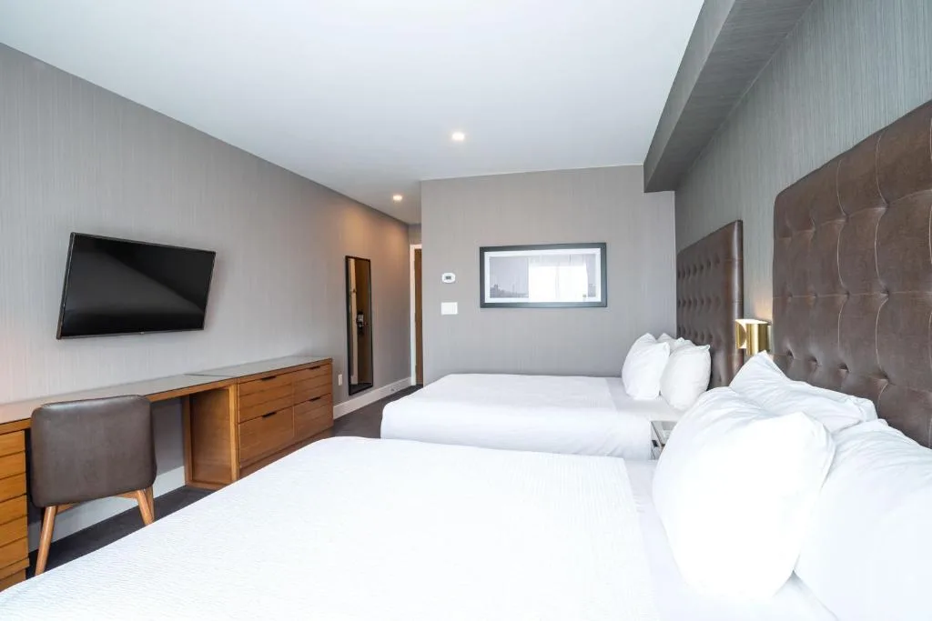 Sandman Hotel Hamilton — 5