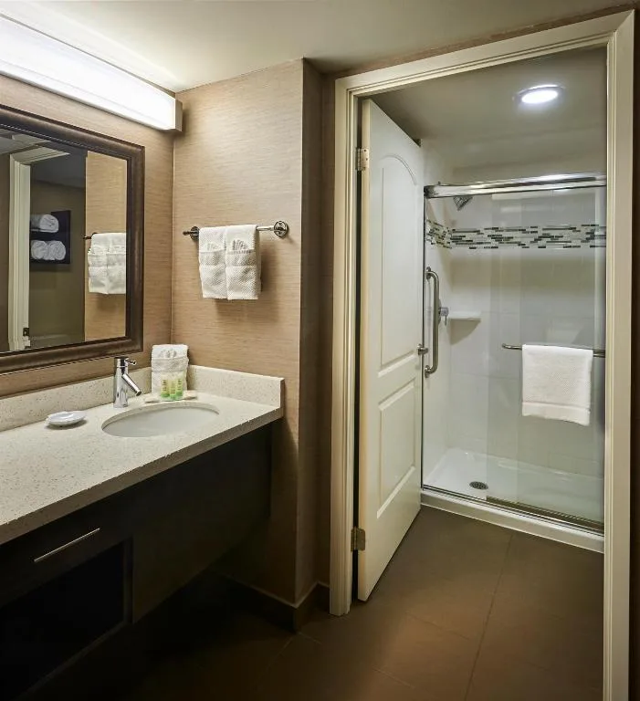 Staybridge Suites Hamilton - Downtown by IHG — 2