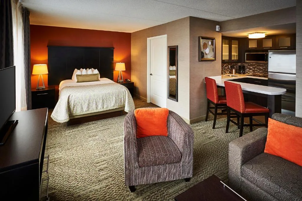 Staybridge Suites Hamilton - Downtown by IHG — 4