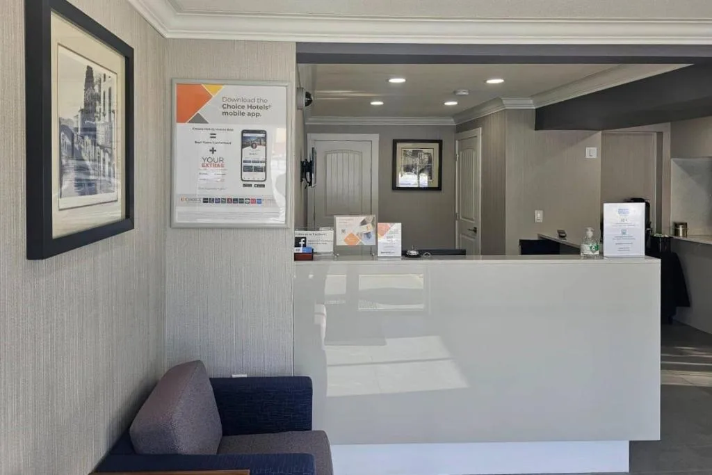 Rodeway Inn & Suites — 5