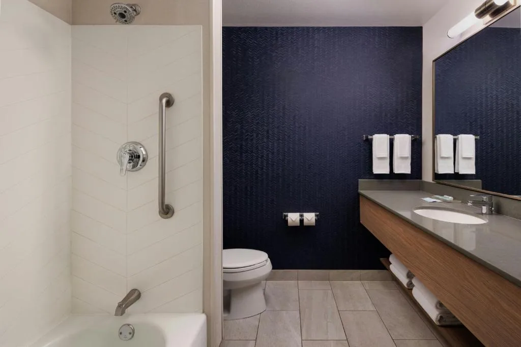 Fairfield Inn & Suites by Marriott Kelowna — 3