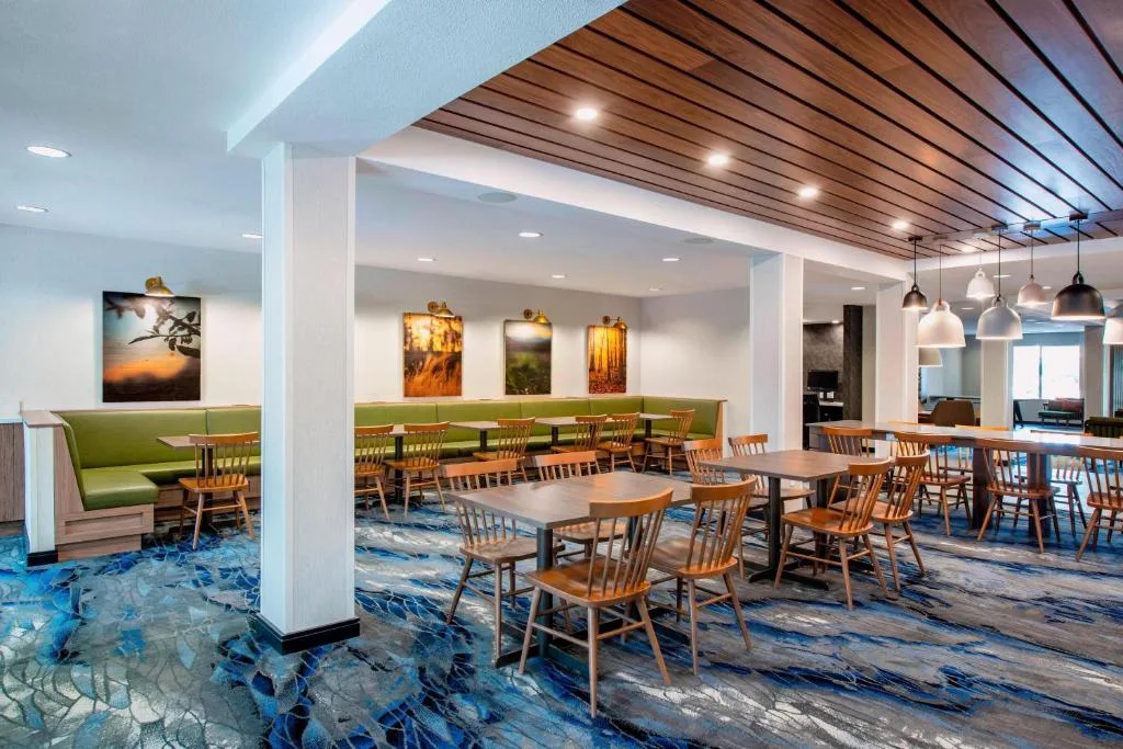 Fairfield Inn & Suites by Marriott Kelowna — 5