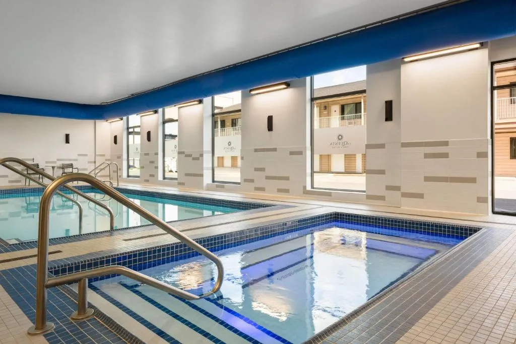 La Quinta Inn & Suites by Wyndham Kelowna BC — 4