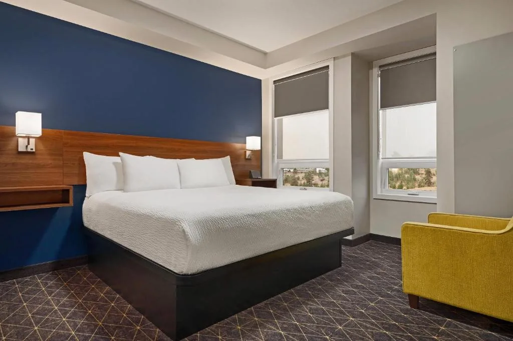 Park Inn by Radisson, Kelowna — 2