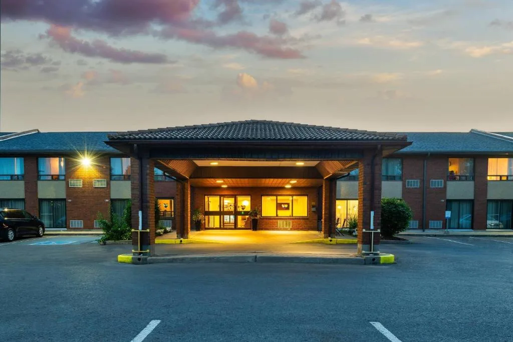 Comfort Inn Kingston - Highway 401