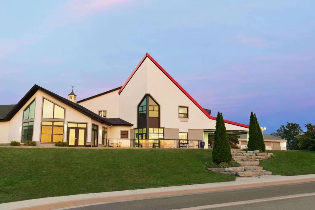 Days Inn by Wyndham Kingston