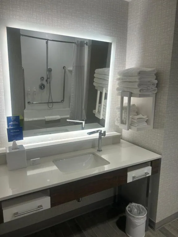 Hampton Inn By Hilton Kingston — 2