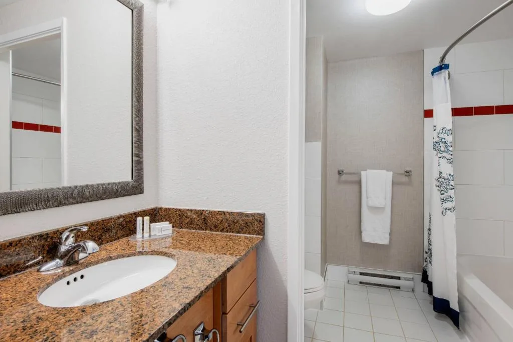Residence Inn by Marriott Kingston Water's Edge — 3