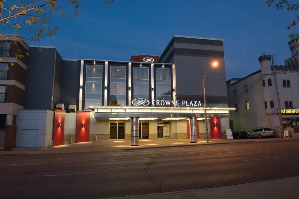 Crowne Plaza Kitchener-Waterloo by IHG — 4