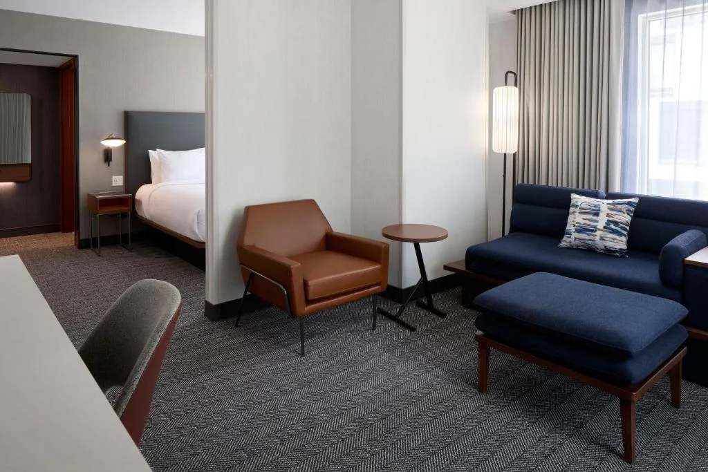 Courtyard by Marriott Montreal Laval — 2