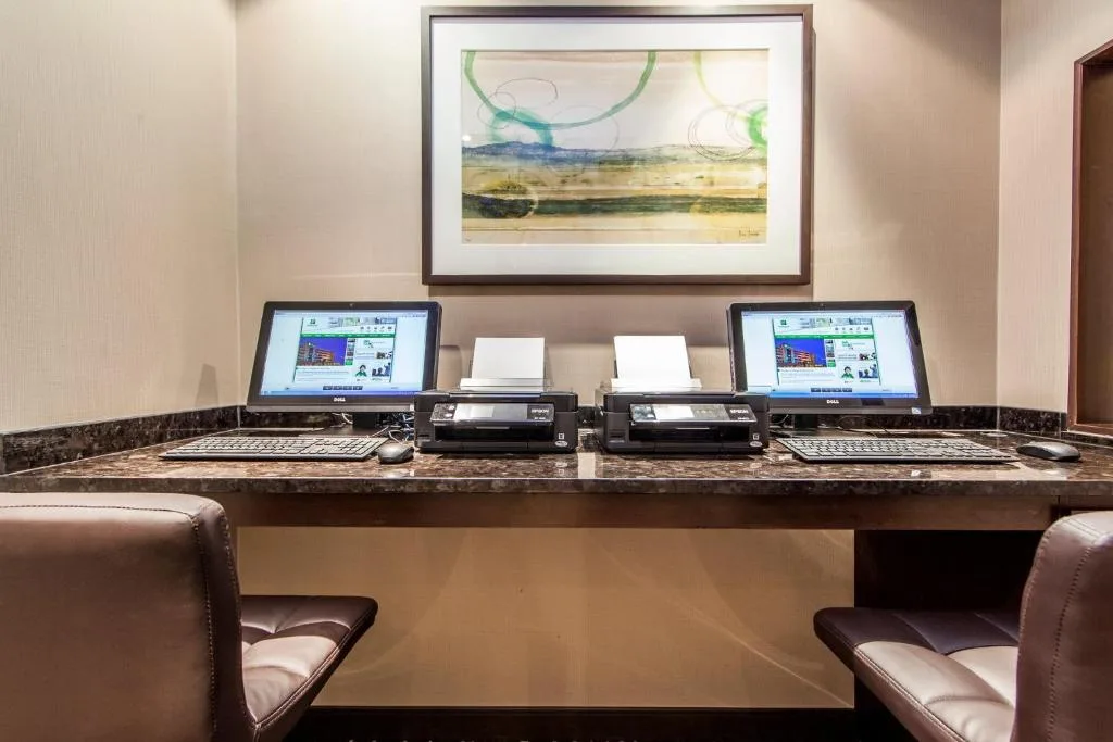 Holiday Inn Laval Montreal by IHG