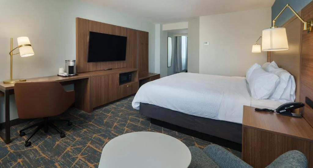 Holiday Inn Laval Montreal by IHG — 4