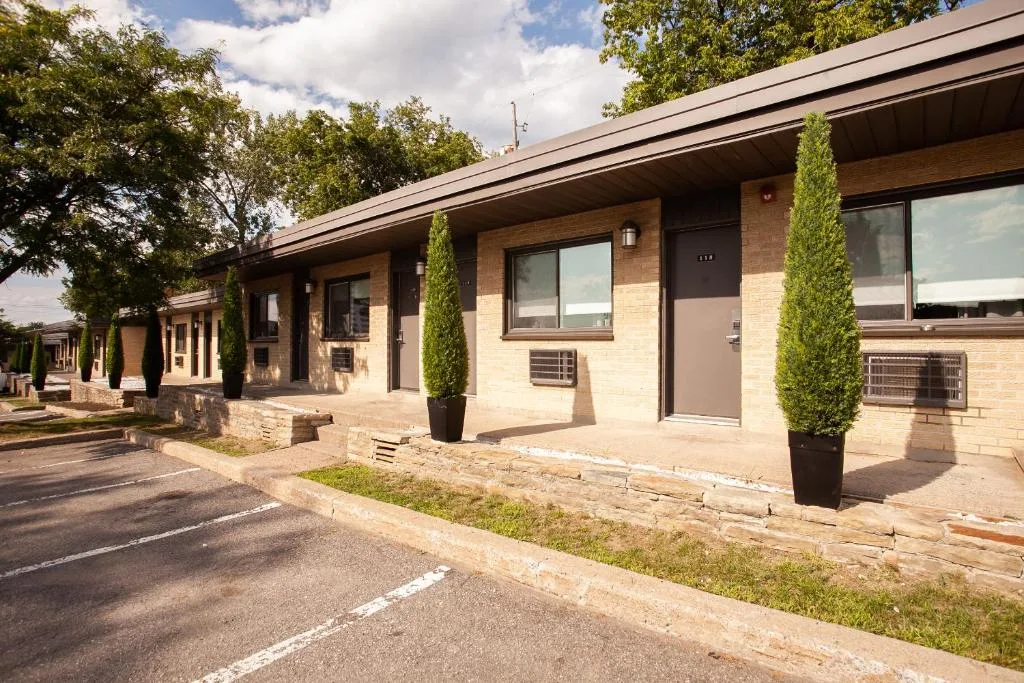 Motel Newstar Laval — 4