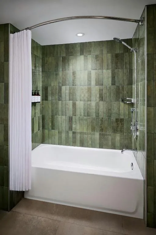 Ômage Hotel, Montreal Laval, a Tribute Portfolio Hotel — 3