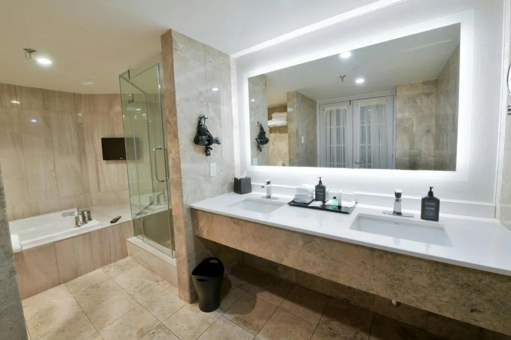 Sheraton Laval Hotel — 3