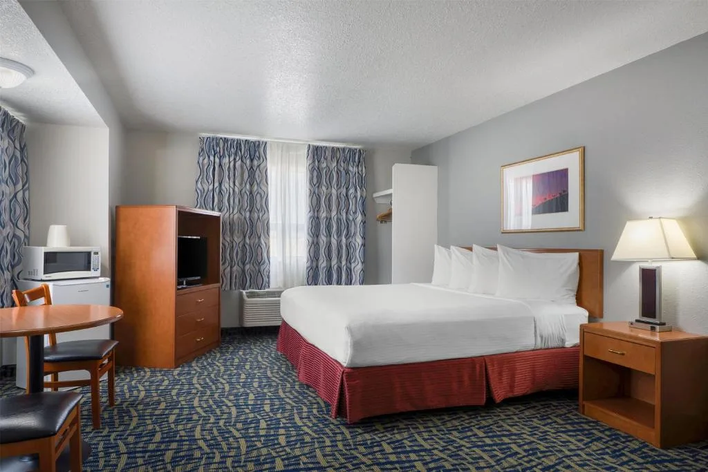 SureStay Plus Hotel by Best Western Lethbridge — 2
