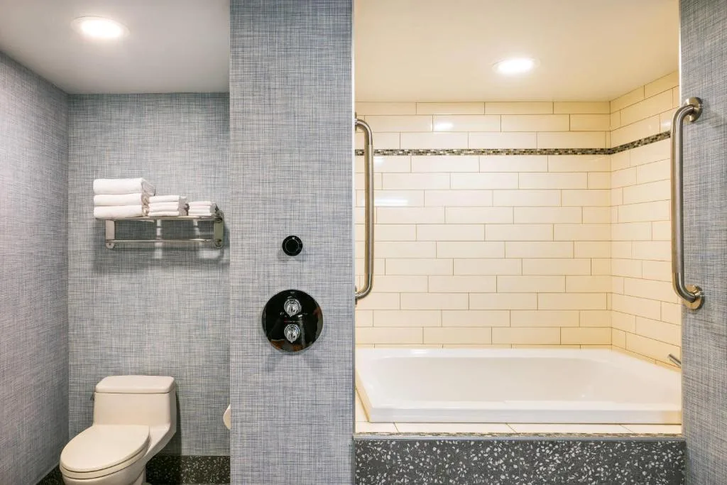 Quality Inn & Suites — 3