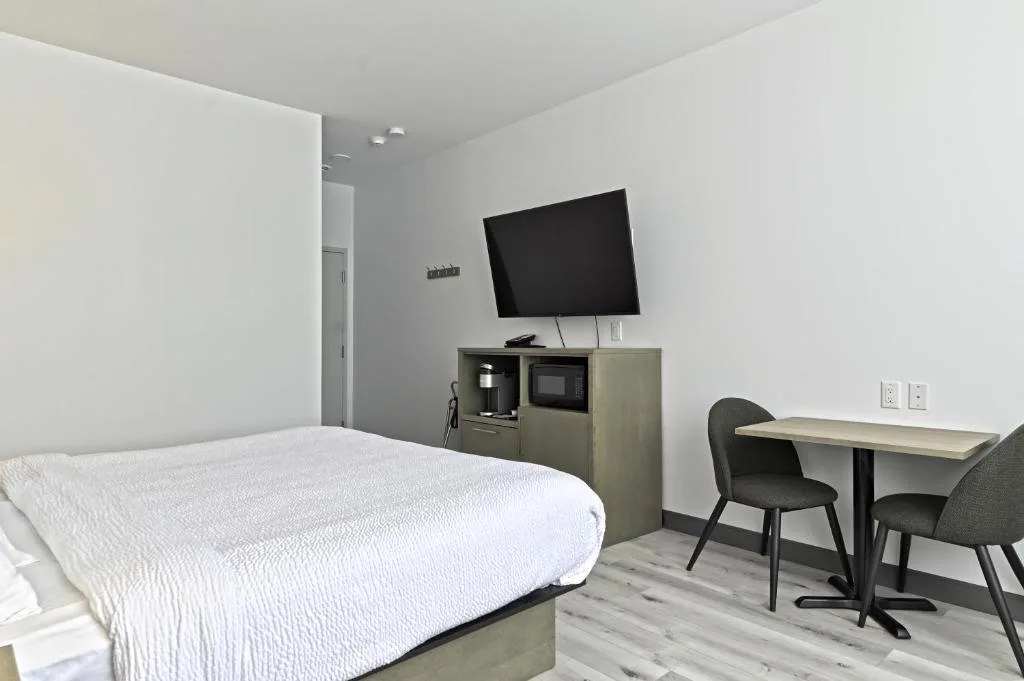 Repotel Levis — 5