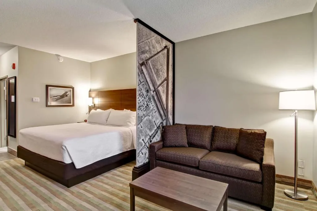Best Western London Airport Inn & Suites — 2