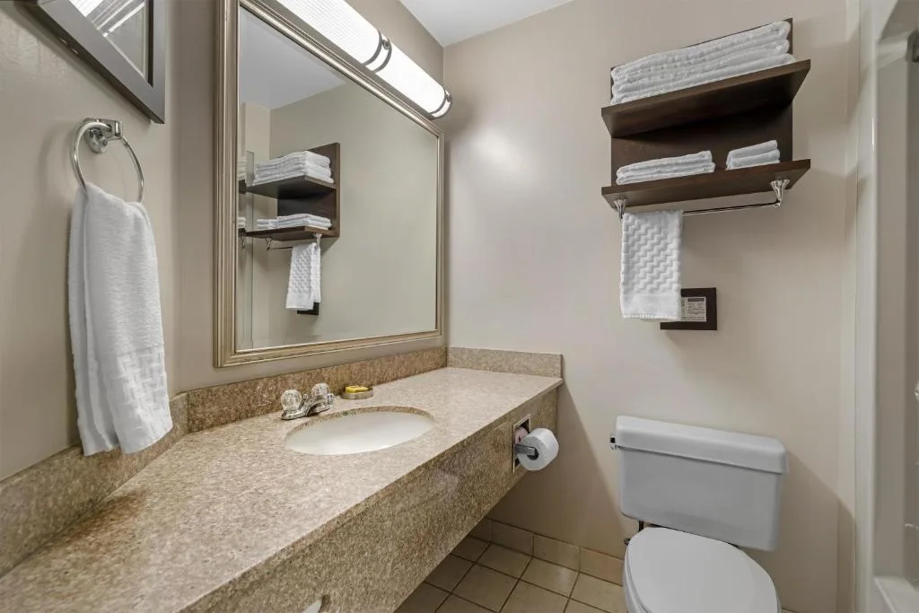 Best Western Plus Stoneridge Inn & Conference Centre London Ontario — 3