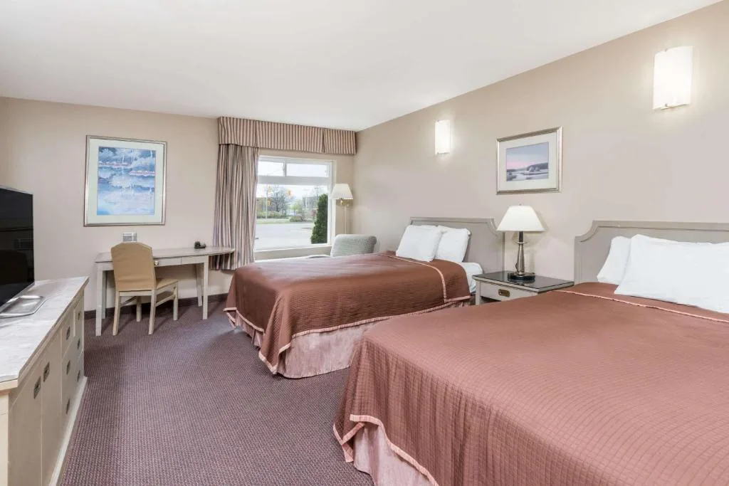 London Travel Inn — 5