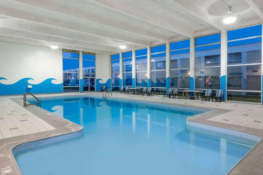 Ramada by Wyndham London — 3