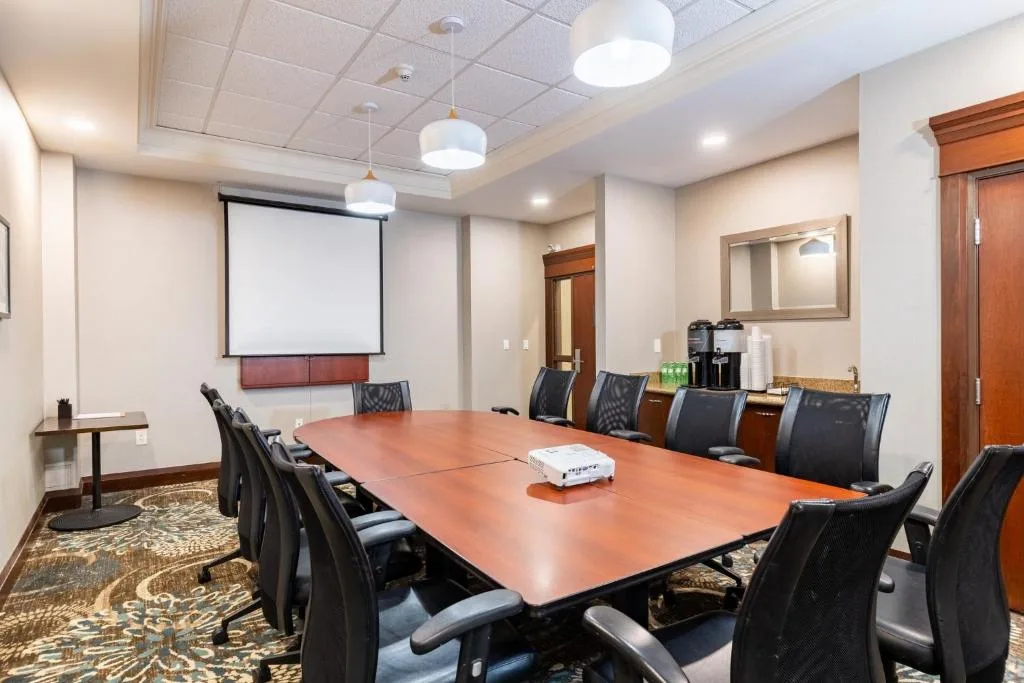 Staybridge Suites London by IHG — 5