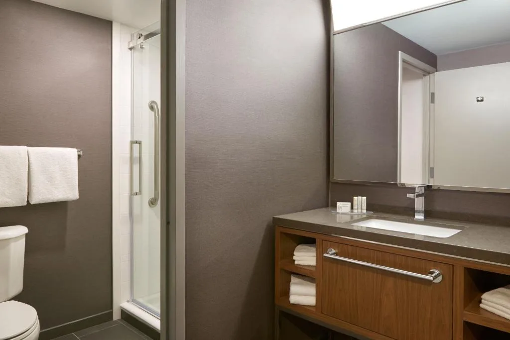 Courtyard by Marriott Toronto Markham — 3