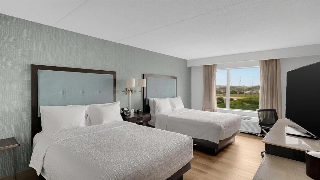 Hampton Inn & Suites by Hilton Toronto Markham — 2