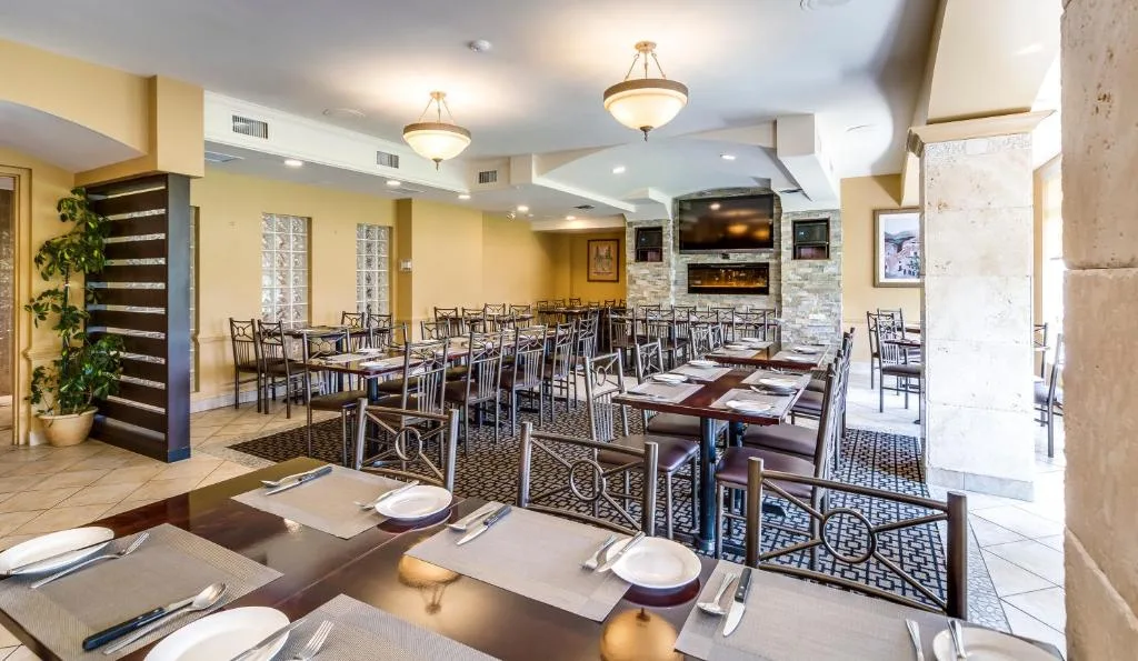 Monte Carlo Inn Markham — 4