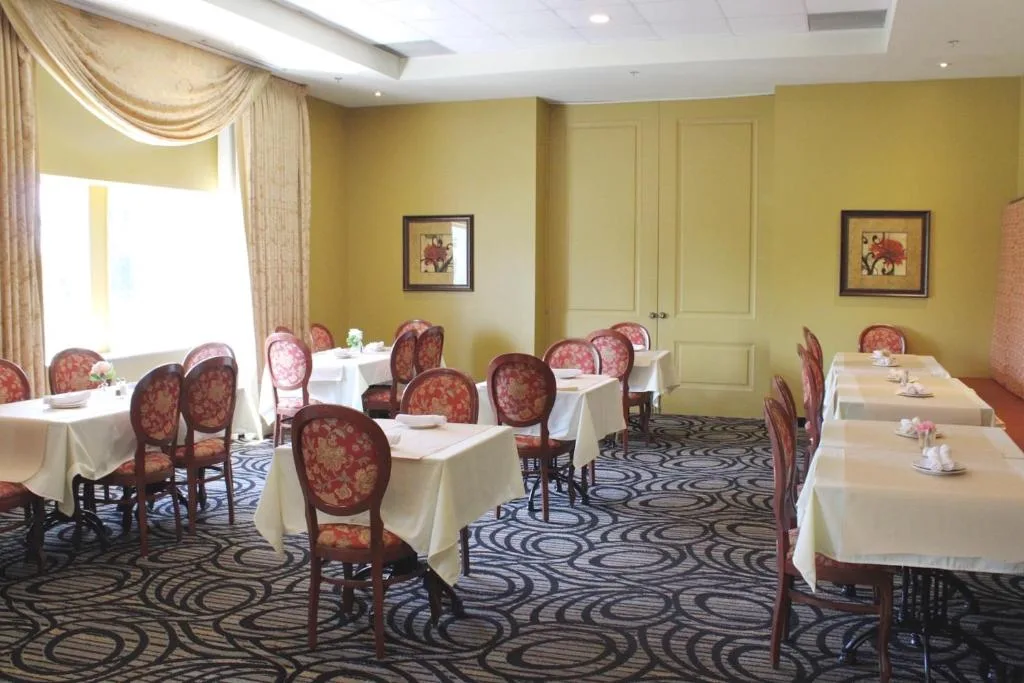 Monte Carlo Inn & Suites Downtown Markham — 5