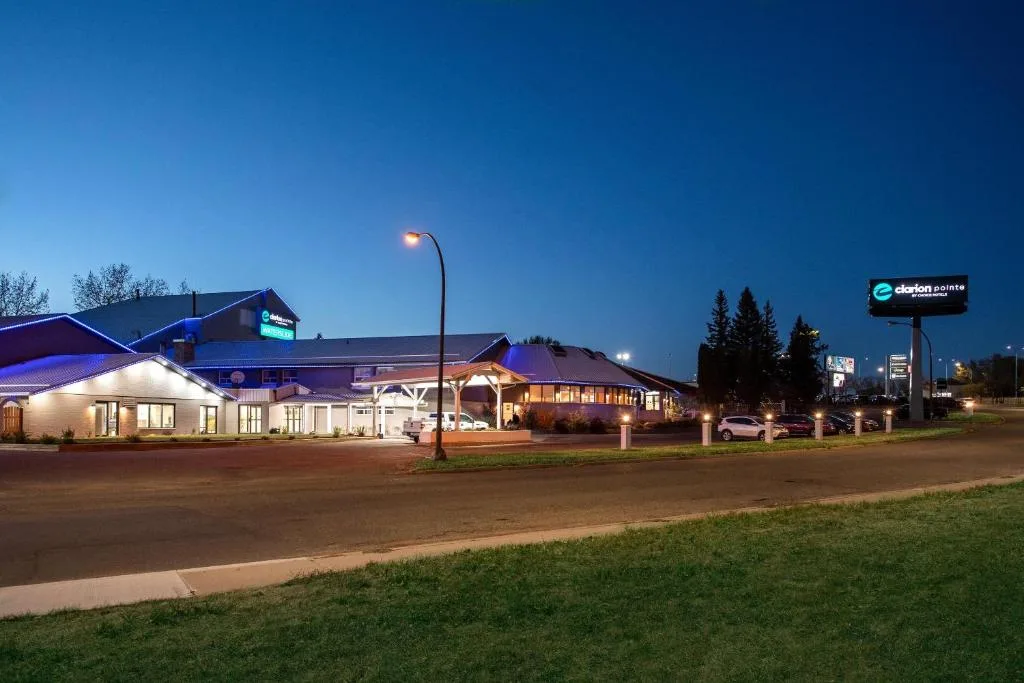 Clarion Pointe Medicine Hat Saamis Tepee