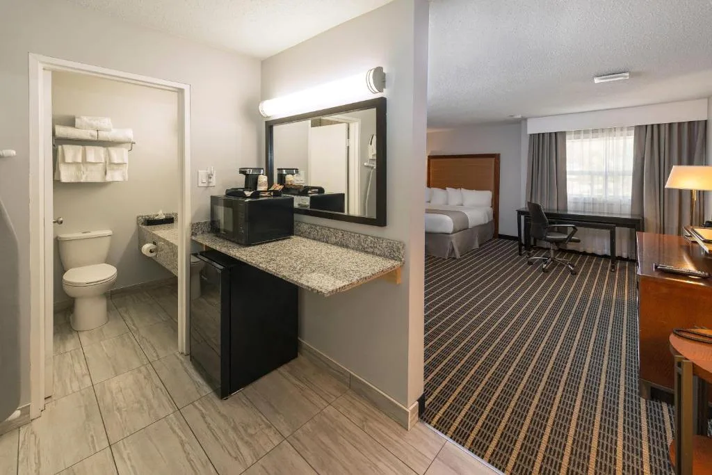 Clarion Pointe Medicine Hat Saamis Tepee — 2