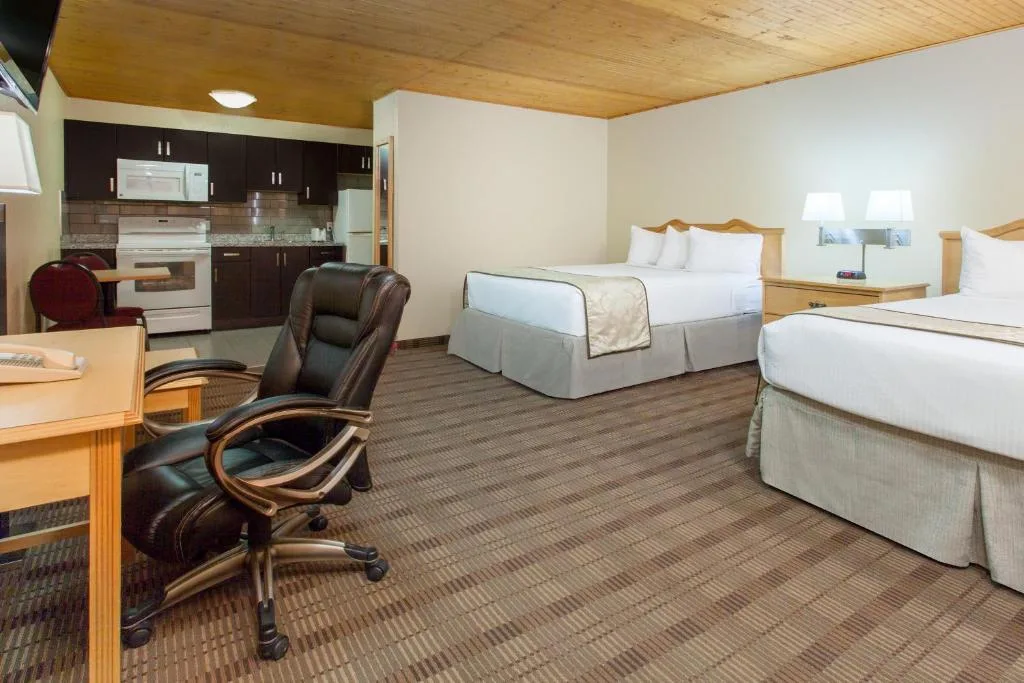 Econo Lodge Inn & Suites Medicine Hat Highway 1 — 2