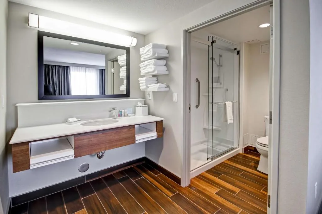 Hampton Inn & Suites - Medicine Hat — 3