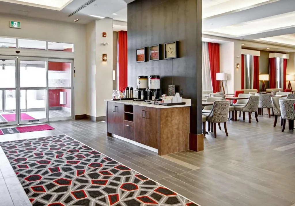 Hampton Inn & Suites - Medicine Hat — 5