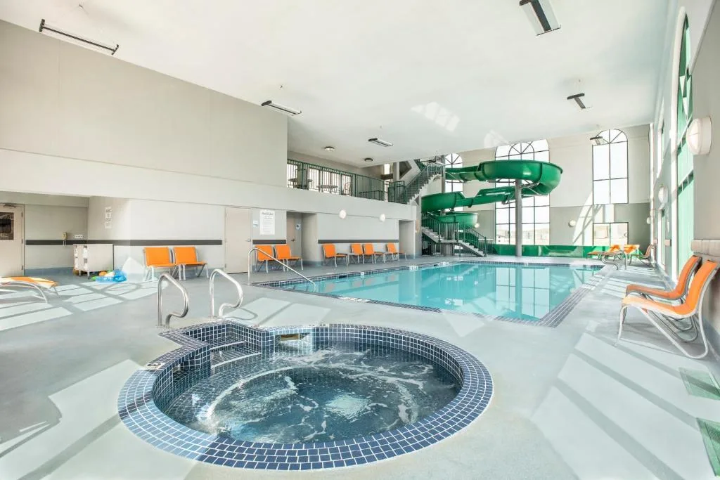 Holiday Inn Express & Suites Medicine Hat by IHG — 3