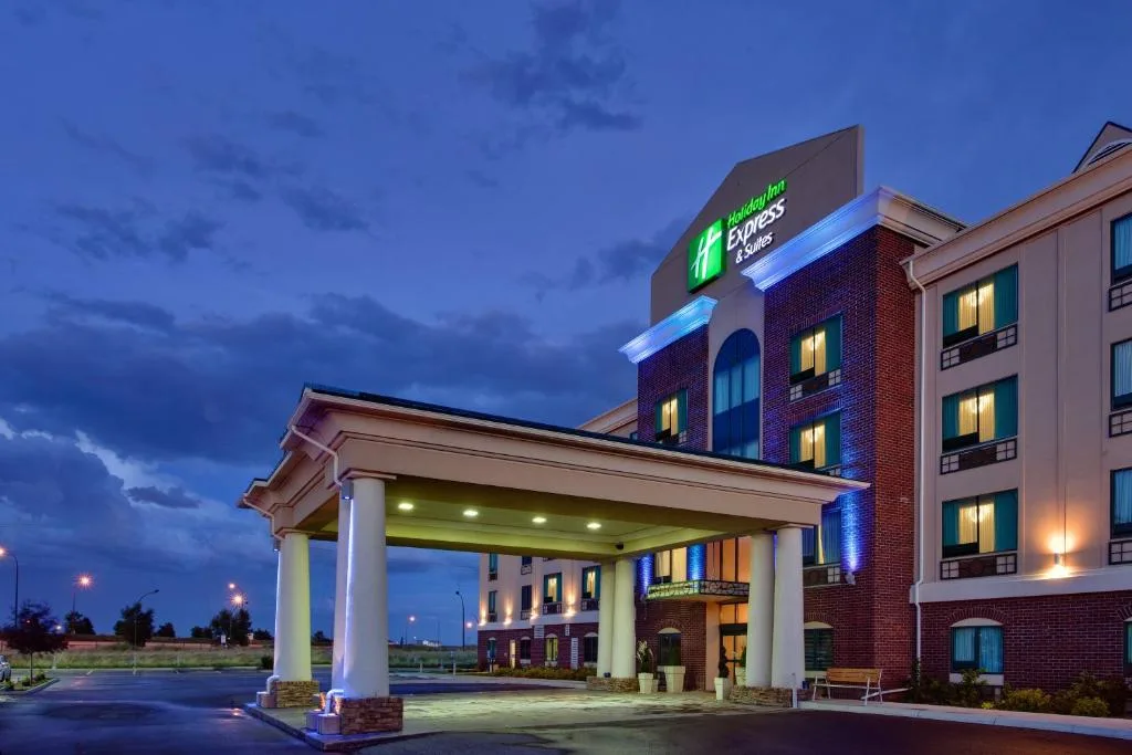 Holiday Inn Express & Suites Medicine Hat by IHG — 4