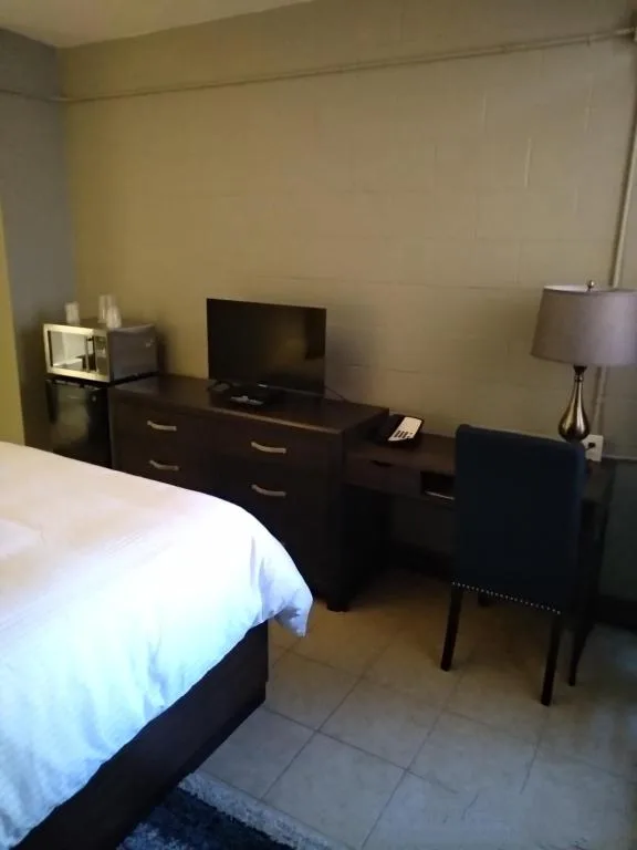 Park Lane Motor Hotel Medicine Hat — 4