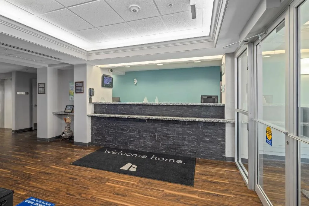 Prairie Crest Medicine Hat by IHG — 4