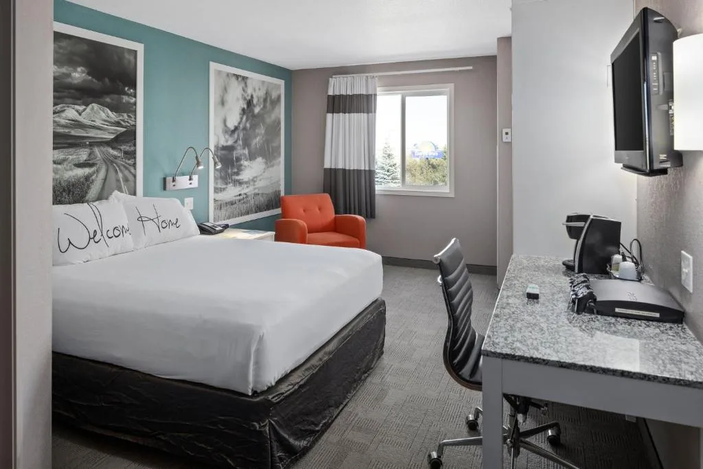 Prairie Crest Medicine Hat by IHG — 5