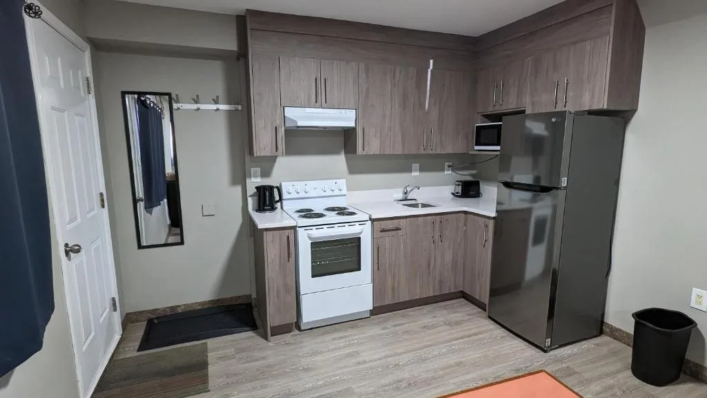 Riverside Motel and Suites — 5