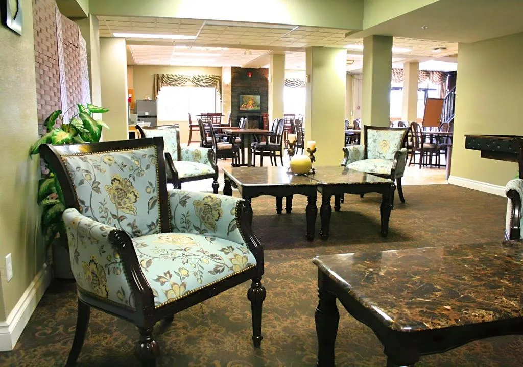 The Medicine Hat Villa — 4